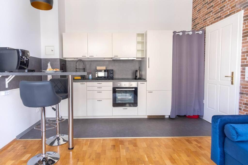 Working Place, Netflix, 4K Tv, Heart Of Lipsk Zewnętrze zdjęcie